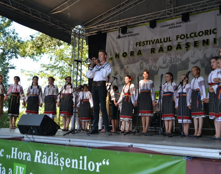 Un eveniment de suflet: Festivalul Folcloric ”Hora Rădășenilor”