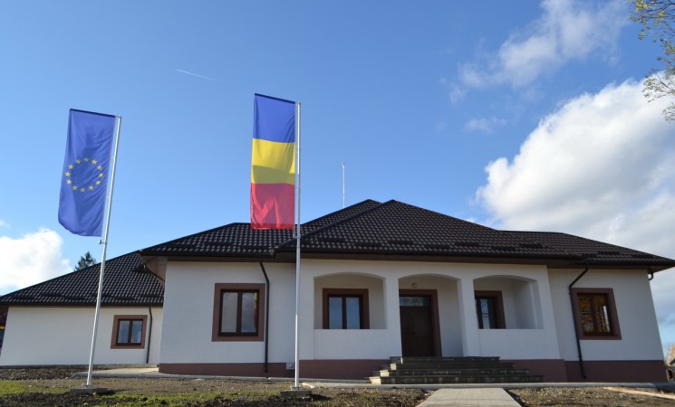 Lucrările de modernizare și reabilitare la Căminul Cultural din satul Rădășeni s-au încheiat înainte de termen